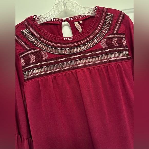 NWT Sangria/ Wine Embroidered Long Sleeve Top – Women’s Large - Picture 5 of 7